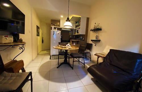 Leme Apartment | Lovely Studio Apartment in the Best part of Leme a few Steps from the Beach