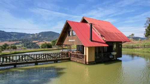 Leoberto Leal Ski Chalet | Luana Ranch