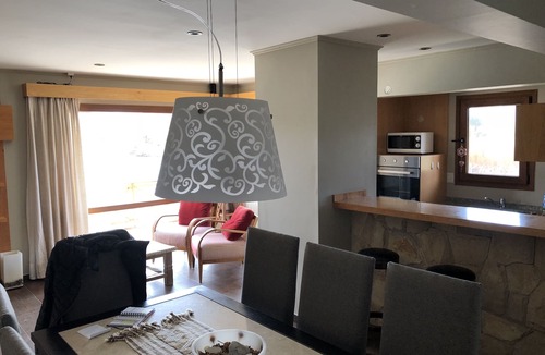Dina Huapi Apartment | Lujoso Departamento con Costa del Lago Nahuel Huapi con Seguridad Privada -5 PAX
