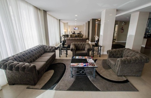 Matriz Hotel | Luxurious Executive Triple Room Steps from Curitiba’s Best Parks and Landmark