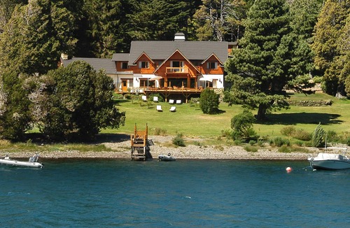Llao Llao Villa | LUXURY LAKESIDE VILLA