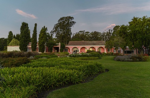 Colonia Chapadmalal House | Luxury farmhouse w/world-class winery near the beach