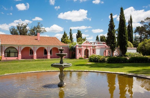 Colonia Chapadmalal House | Luxury farmhouse w/world-class winery near the beach