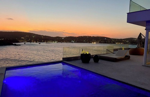 Buzios Villa | Luxury Oceanfront Villa Ferradura, Búzios 5 Suites Infinity Pool & Privacy