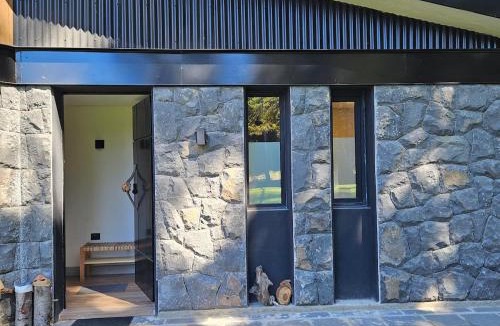 Peninsula San Pedro House | Mágico lugar a orillas del Nahuel Huapi con costa de lago