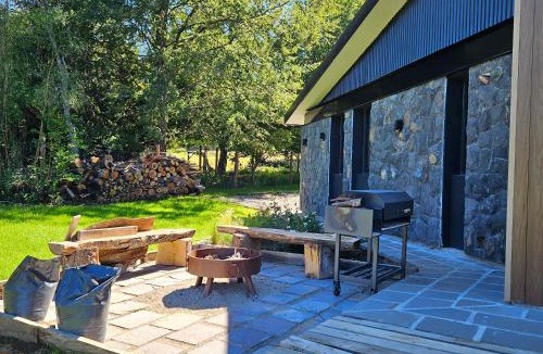 Peninsula San Pedro House | Mágico lugar a orillas del Nahuel Huapi con costa de lago