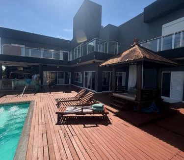 Paranapanema Villa | Mansão com estrutura para festas e banquetes