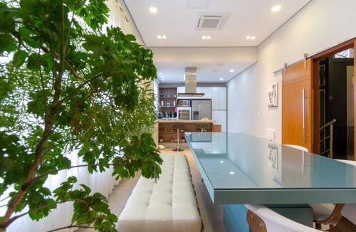 Caconde House | Mansion in Greater São Paulo Area - Condominium