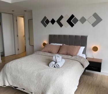 La Perla Apartment | MarDelSuites - Studio Moderno Piso 12- Vista al Mar, Cochera Opcional, AC, 2min Playa