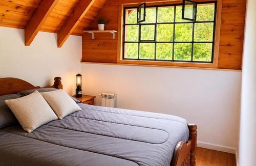Villa Los Coihues House | Matrimonial en Cabaña Premium Cerca del Cerro Catedral & Lago Gutierrez