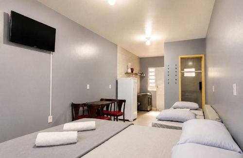 Castelo Branco Apartment | Meia Praia - Cozinha Garagem Ar Wi-Fi e Enxoval - Residencial Recanto dos Pássaros