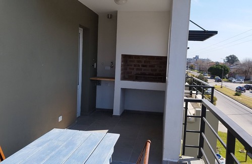 Miramar Apartment | Modern 2-bedroom apartment with WiFi in Miramar