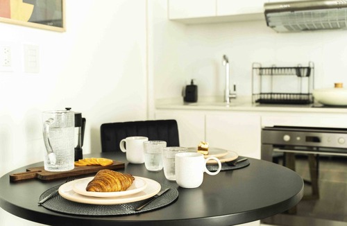 Victoria Apartment | Modern and bright Premium studio with amenities in the heart of Buenavista