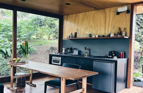 Downtown Ubatuba Cabin | Modern Cabin in a Reserve - Jaguatirica