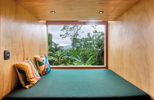 Downtown Ubatuba Cabin | Modern Cabin in a Reserve - Jaguatirica