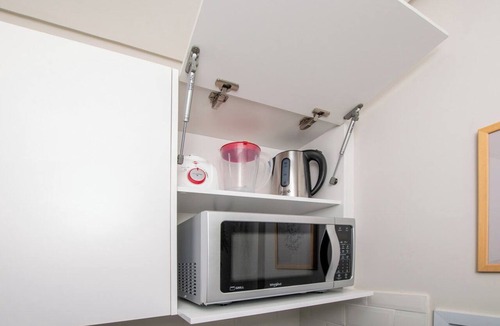 Asuncion Apartment | Modern Haven with Pool, Gym and Fast WiFi, Central