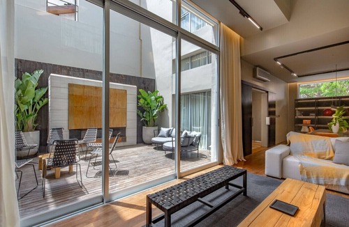 Palermo House | Modern Luxury Home Perfect for Couples & Families - Safe and Quiet Neighborhood