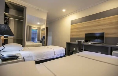 Adrianopolis Hotel | Modern Manaus Stay | 2.7 mi to Largo São Sebastião , Steps to Shopping Spots