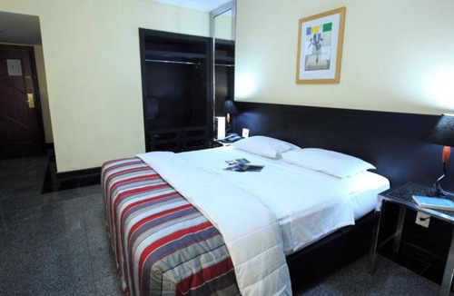 Adrianopolis Hotel | Modern Manaus Stay w/Gym, Breakfast Included | 2 mi to Teatro Amazonas