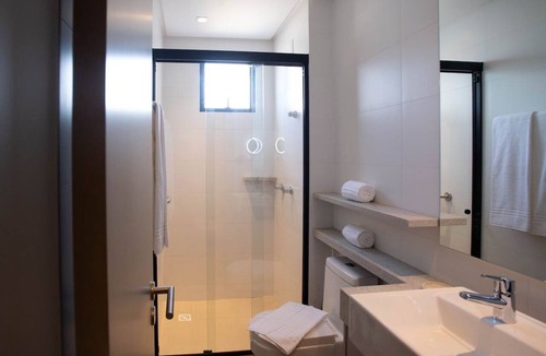 Itapema Hotel | Modern Room Perfect for Relaxation by the Sea - Near Navegantes Airport