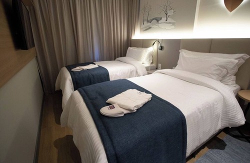 Itapema Hotel | Modern Room Perfect for Relaxation by the Sea - Near Navegantes Airport