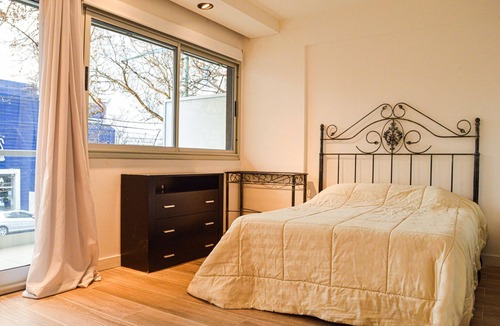 Balvanera Apartment | Modern studio apartment with balcony