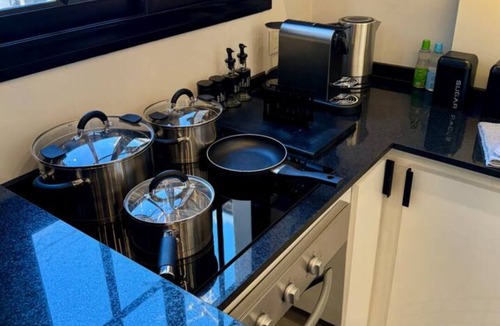 El Centro Apartment | Modern Suite in the Heart of the City