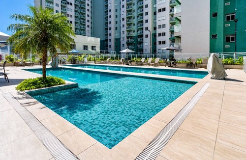 Santo Cristo Apartment | Modern Urban Resort 2BR Pool and Rooftop
