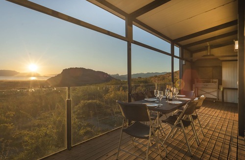 Dina Huapi House | MODERNA CASA DE MONTAÑA EN LA MESETA PATAGONICA EN EL VALLE DEL ÑIRIHUAU
