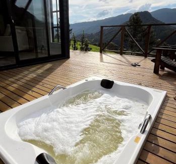 Urubici Ski Chalet | Monte Canudo, Refúgio Premium com Riacho Privativo e Hidro, na Serra do Corvo Branco