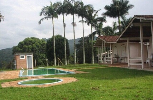 Nazare Paulista House | Morro dos Ventos is the best place for your party and your group.
