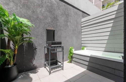 Palermo House | MOT ChicHaus 8 Lux Units 30 pax Daily Housekeeping!