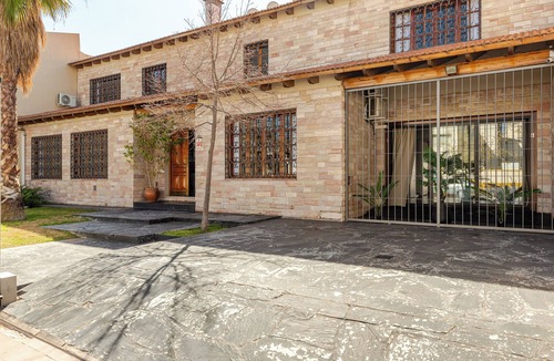 Godoy Cruz Villa | MOT Erlich Wine House