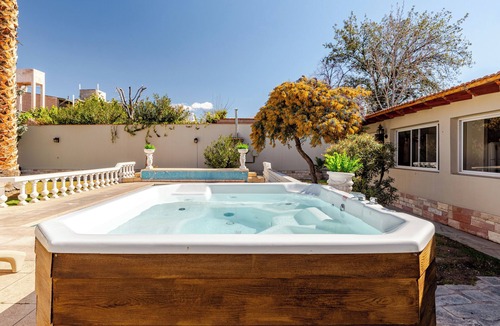 Godoy Cruz Villa | MOT Erlich Wine House