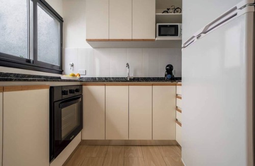 Villa Crespo House | MOT + Plaza Cortazar - 4 Bd BBQ & Pool