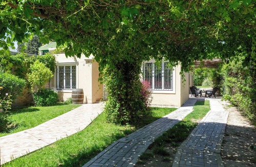 Chacras de Coria House | MOT Rentals + Chacras de Coria - 4 Bd Pool & Garden