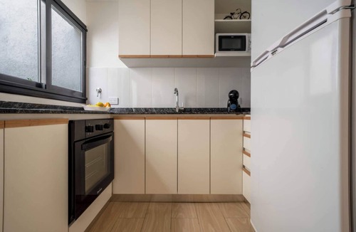 Villa Crespo Apartment | MOT Rentals MusikHaus Soho 4Bd 10pax
