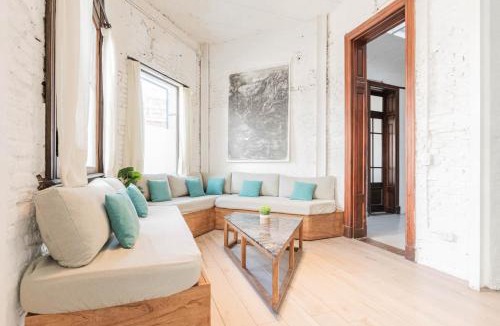 Palermo House | MOT Villa Nicaragua 5900 - Stylish 5 Bd House Hollywood