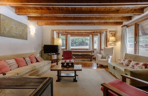 Villa Catedral Ski Chalet | Mountain cabin with large garden and lots of sun.