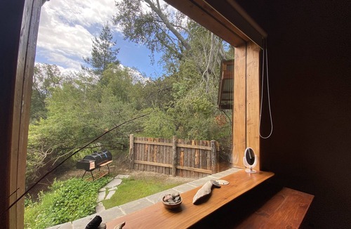 Hoyo de Epuyen Cabin | Mountain home with epic views- short drive to lake and river.