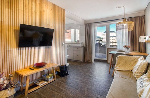 Centro Apartment | Mutisia flat with terrace and lake views in Bariloche