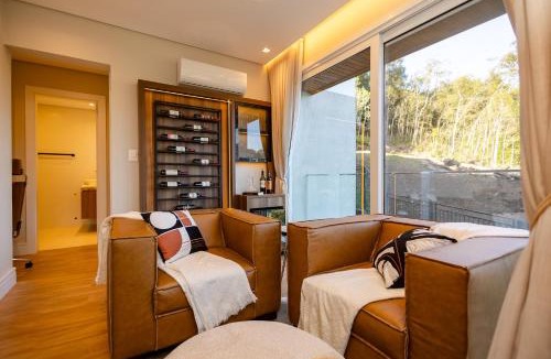 Tirol Apartment | NOVO! Wine & Cinema! 1D dos sonhos a 1,2km da R Coberta!