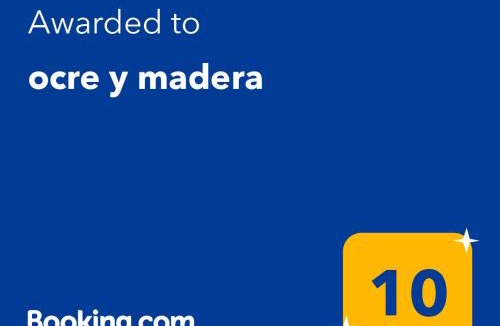 Chacras de Coria Apartment | ocre y madera