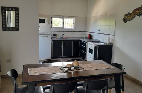 Merlo House | Ohana casitas, house with beautiful view to the sierras (pets welcome)