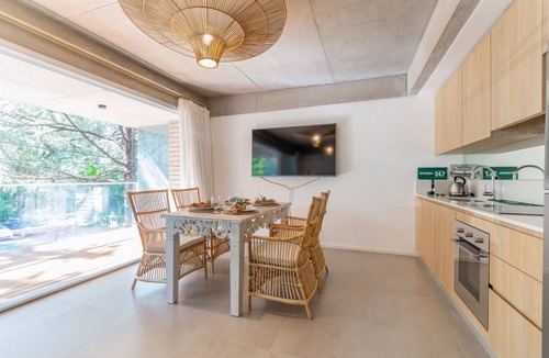 Olivos Apartment | Olivos Harbour Premium Deco Apartment 55 sqm - 400 mb WIFI - pool - gym