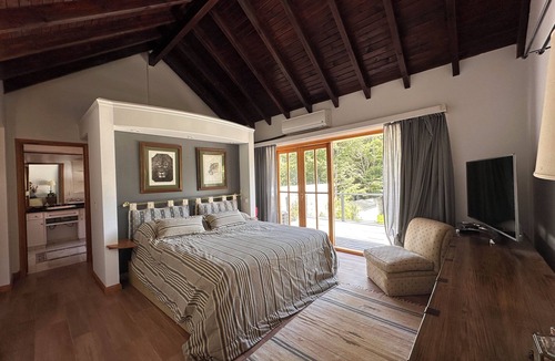 Lanin National Park House | Patagonia Casa Sur - Luxury mansion with swimming pool and barbecue area