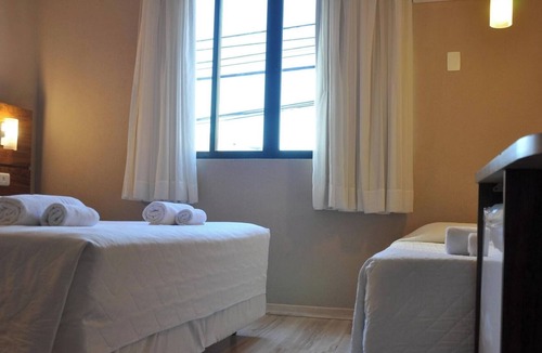 Matriz Hotel | Perfect Executive Triple Room for a Couple and Friend in Central Curitiba Stay