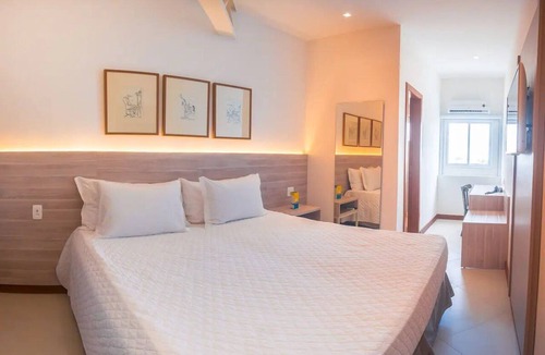 Vilas do Atlantico Hotel | Perfect for Travelers Seeking Beach Bliss |0.6 Miles to Vilas do Atlântico Beach