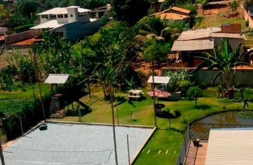 Sao Joaquim De Bicas Cottage | Perfect retreat with pool, lagoon and sand court.