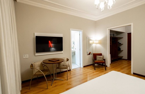 Centro Hotel | Pet-Friendly Room Perfect for Families Exploring Charming Downtown Ponta Grossa